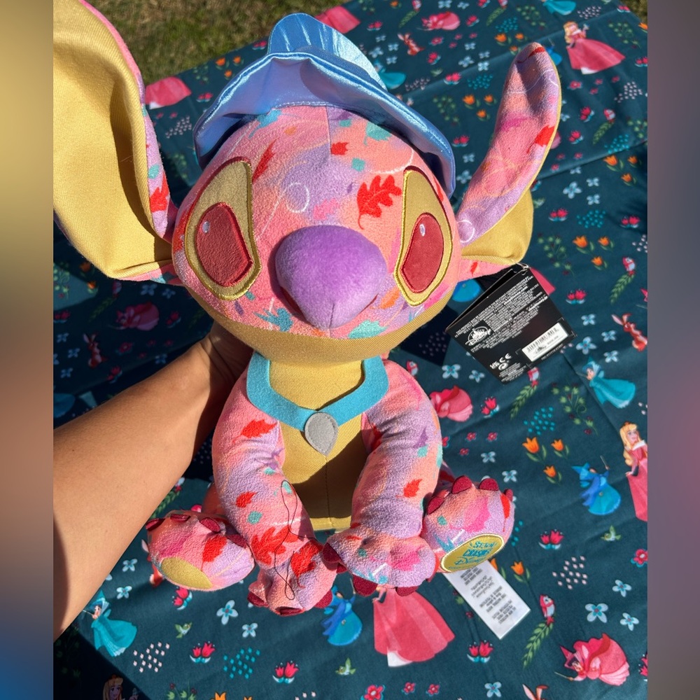 NWT Stitch crashes Disney plush